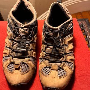 Mens merrell size 8.5 hiking shoes